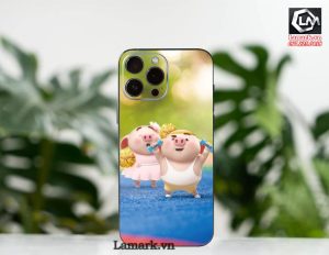 Dán skin điện thoại iphone 04