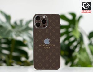Dán skin điện thoại iphone