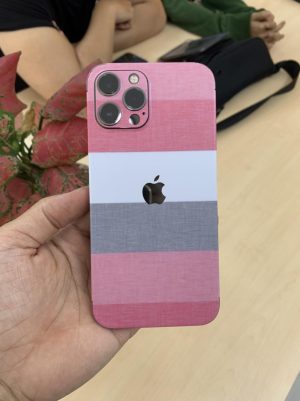 Dán skin điện thoại iphone