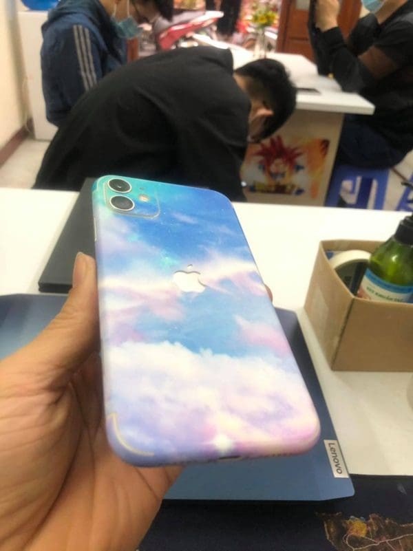 Dán skin điện thoại iphone - Ảnh 4
