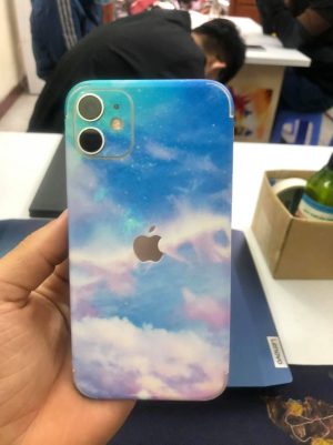 Dán skin điện thoại iphone